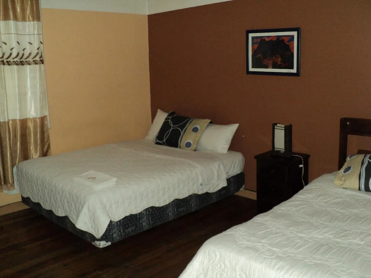 Hostal Bolivar Inn Quito 2*,