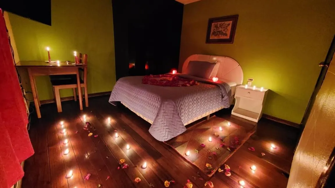 Hostal Bolivar Inn Quito Guest house