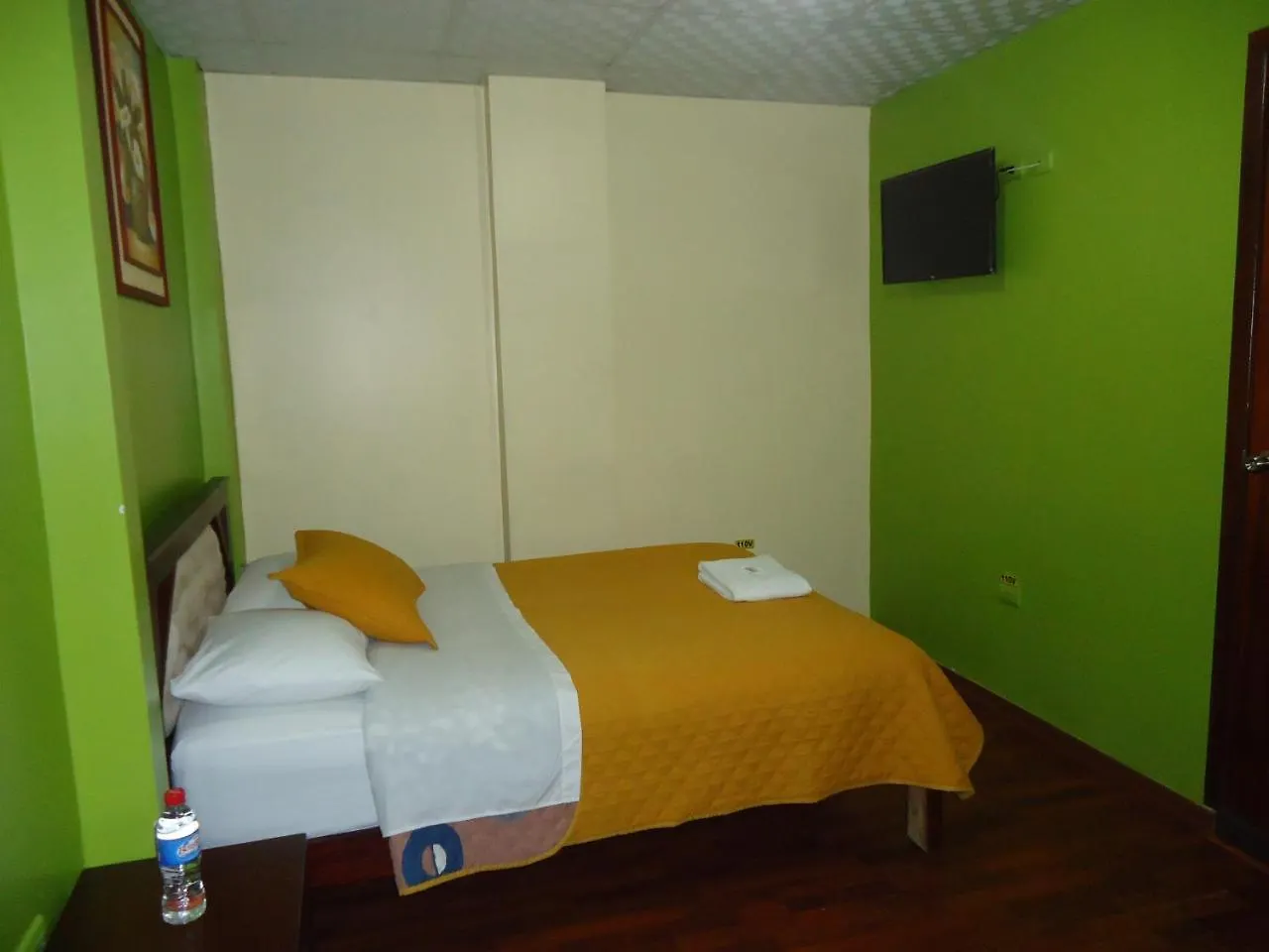 Hostal Bolivar Inn Quito Guest house